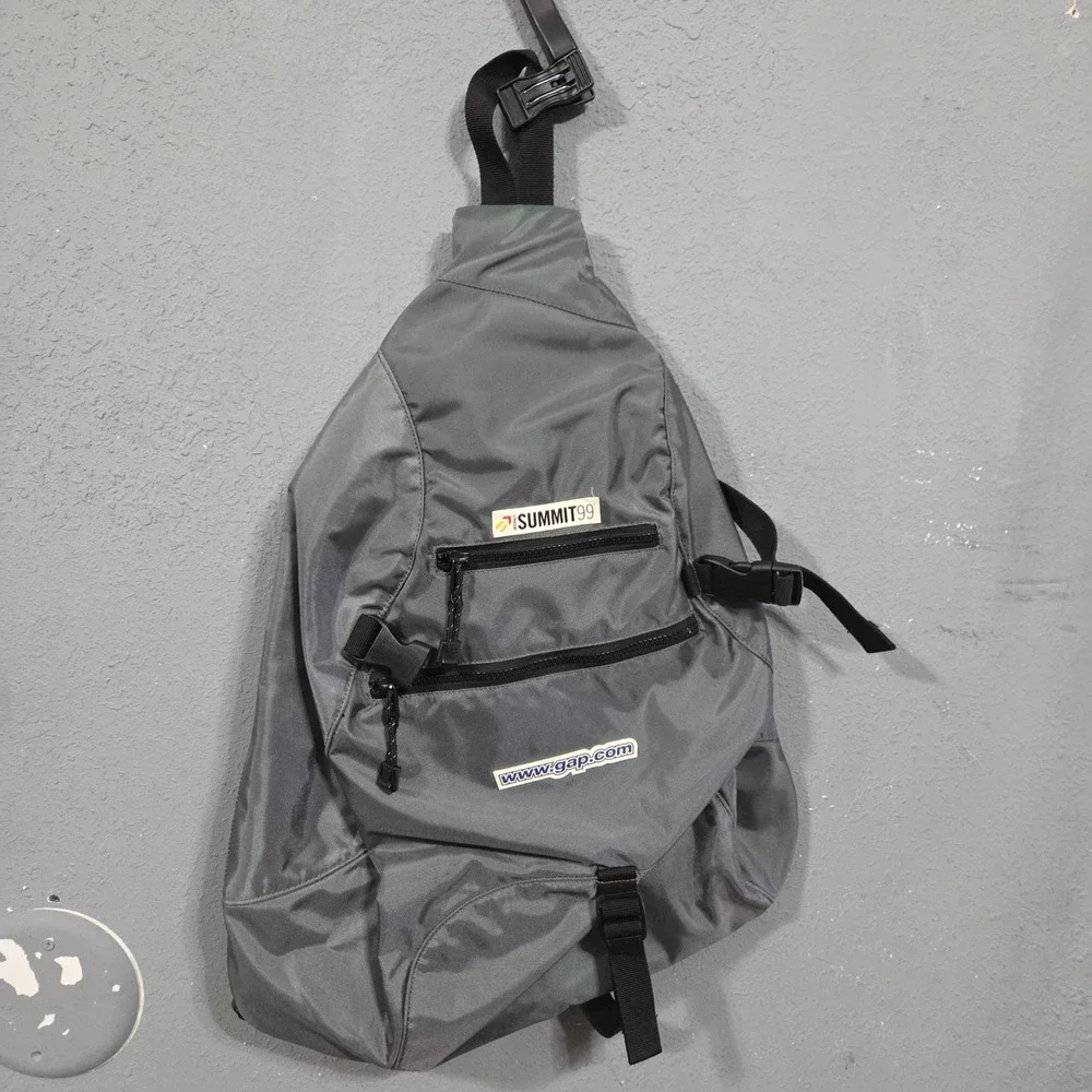 Vintage Gap Summit 99 Sling Bag Grey Nylon One Shoulder Techwear Backpack Y2K